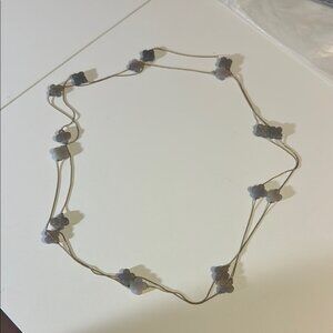 Elegant Floral Necklace in Gold and Gray